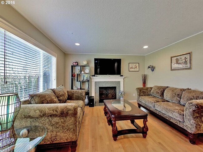 Building Photo - Beautiful Cedar Mill Craftsman on a Corner Lot with 4 Bedrooms + Den, Large Backyard, Solar & EV ...
