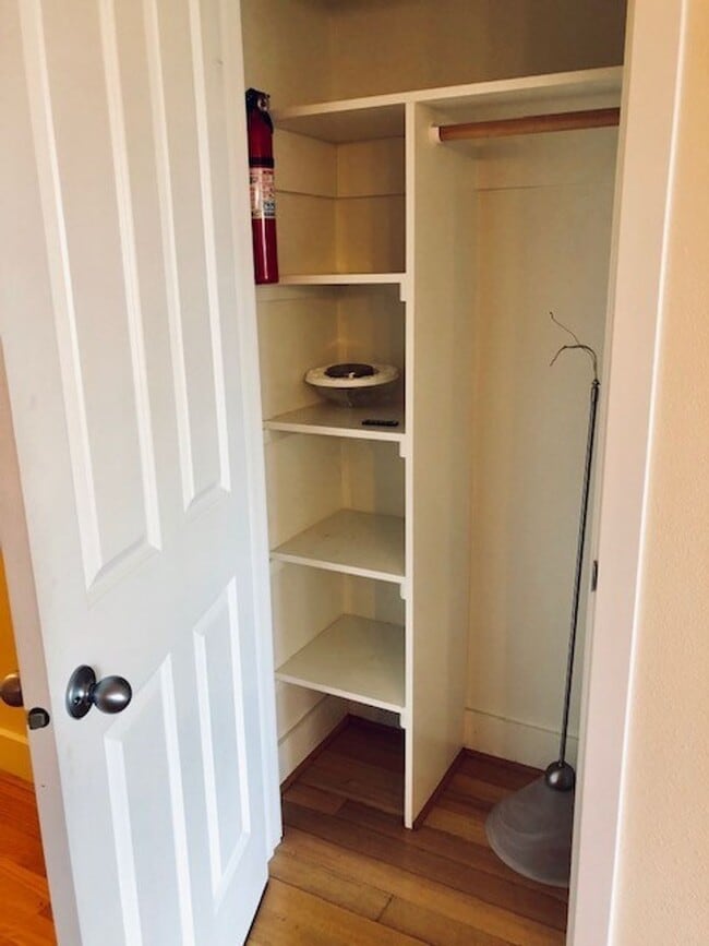 Building Photo - Riverfront Sandpiper Village Condo 2 Bedroom, 2 Baths!!