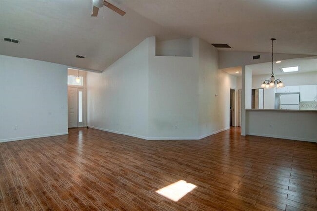 Building Photo - 2128 NW 47 Pl