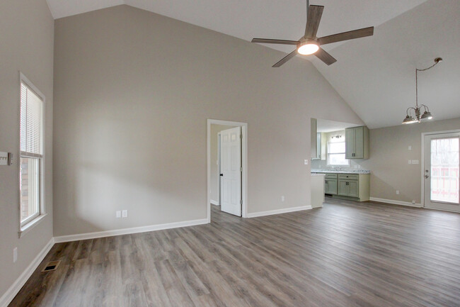 Building Photo - 2481 Clarksville Rd