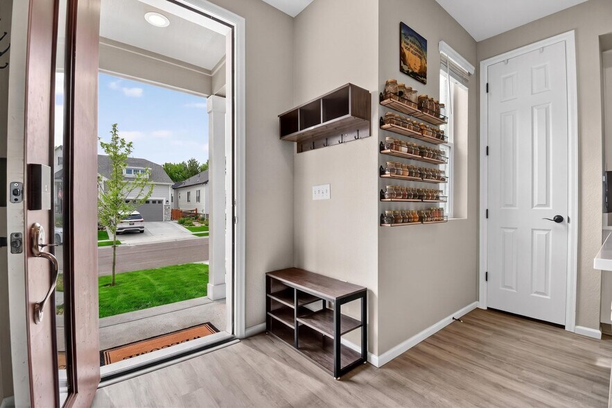 Building Photo - 5350 Routt Ct