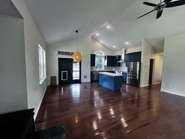 Building Photo - 13620 Batten Rd NE