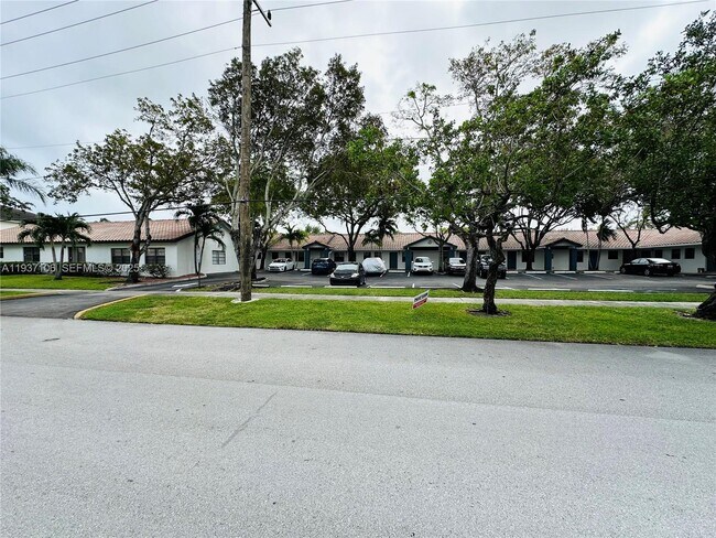 Building Photo - 1300 Wiley St