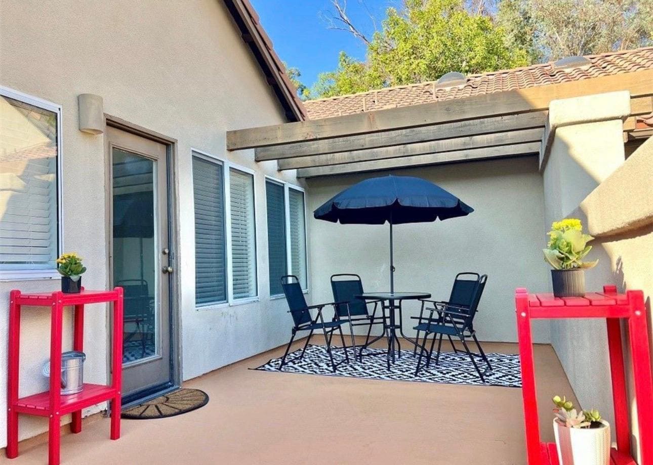 Building Photo - 27533 Calinda