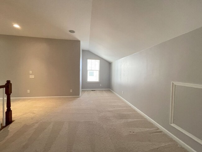 Building Photo - Spectacular 4 Bed 3.5 Bath Townhouse In Br...