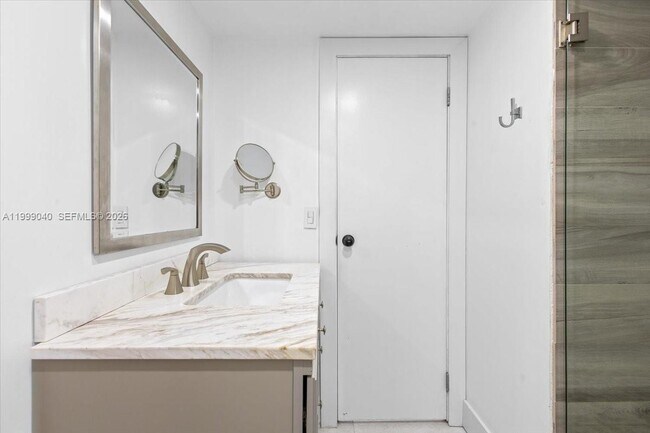 Building Photo - 6001 N Falls Cir Dr