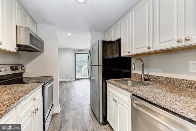 Building Photo - 6559 Frietchie Row