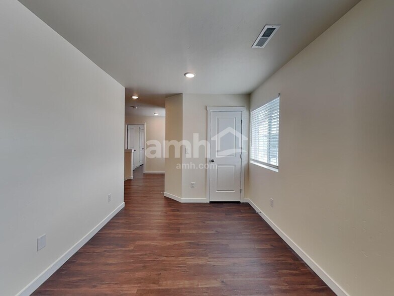 Building Photo - 9365 W Shumard St