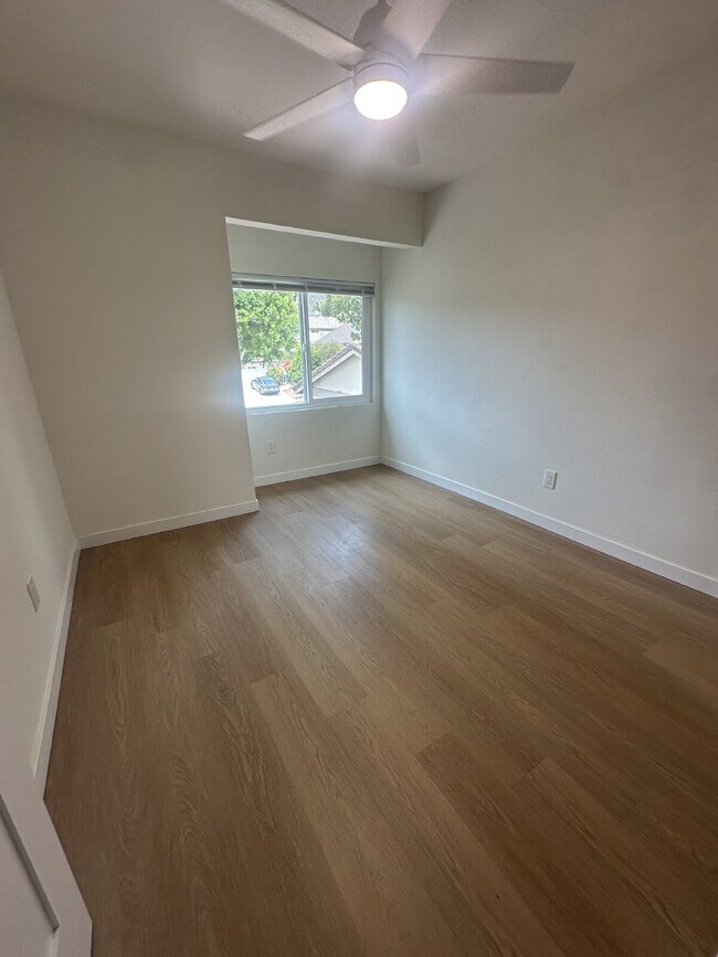 Building Photo - $3,750- 3 Bed / 2.5 Bath Renovated Townhome in Poway