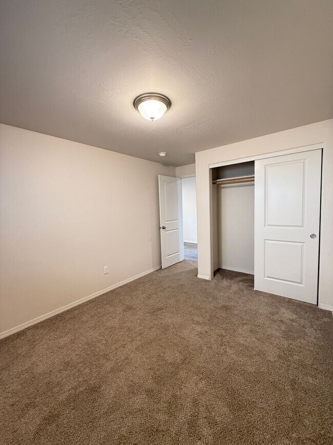 Building Photo - Charming 3 Bed / 2 Bath Home in Delta Estates – Medford