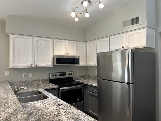 Primary Photo - Perfect unit in Tempe!