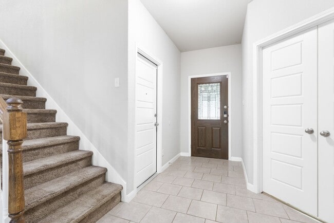 Building Photo - 4 Bedroom/2.5 Bathroom Home in the Hidden Canyons at Texas Research Park Subdivison
