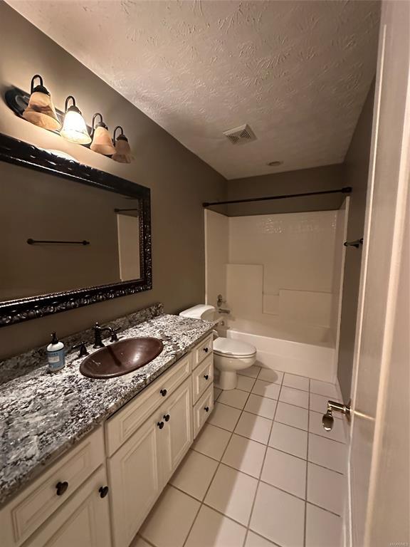 Building Photo - 924 Silver Creek Cir