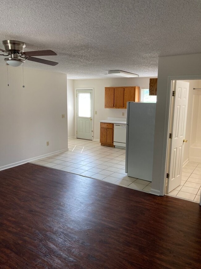 Building Photo - 2/1 Apartment in East Rome- $950