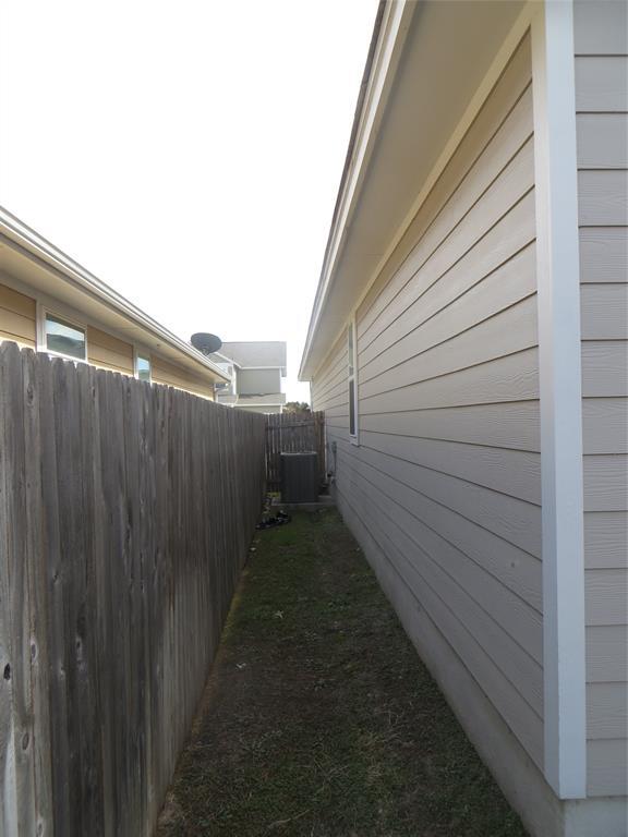 Building Photo - 301 La Escalera Dr