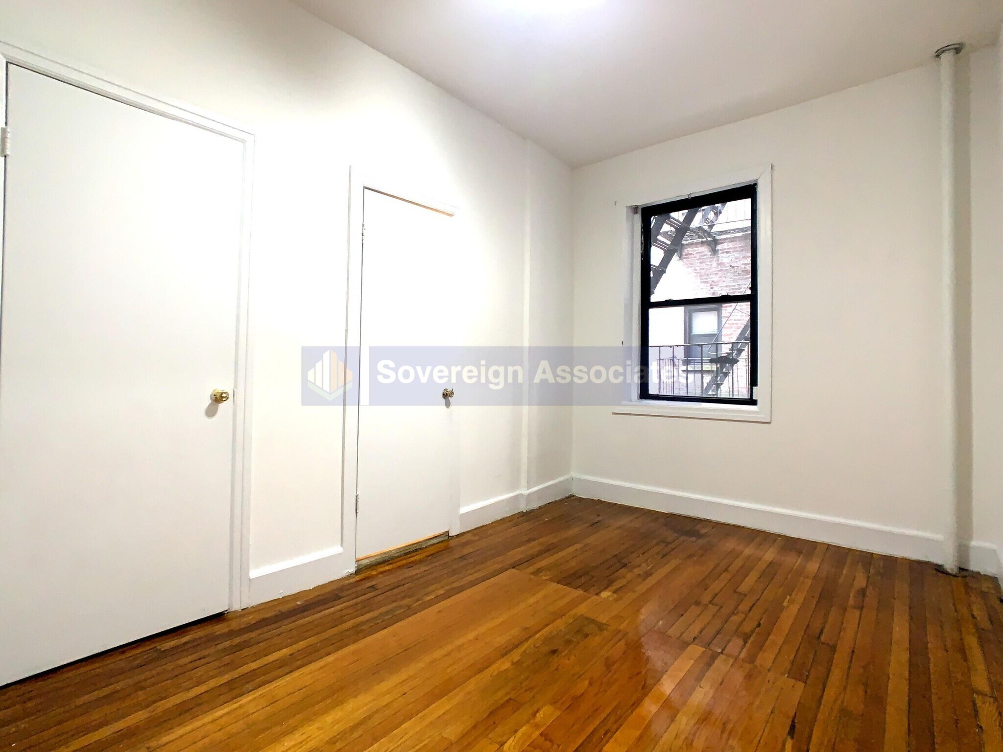 Building Photo - 45 Tiemann Pl