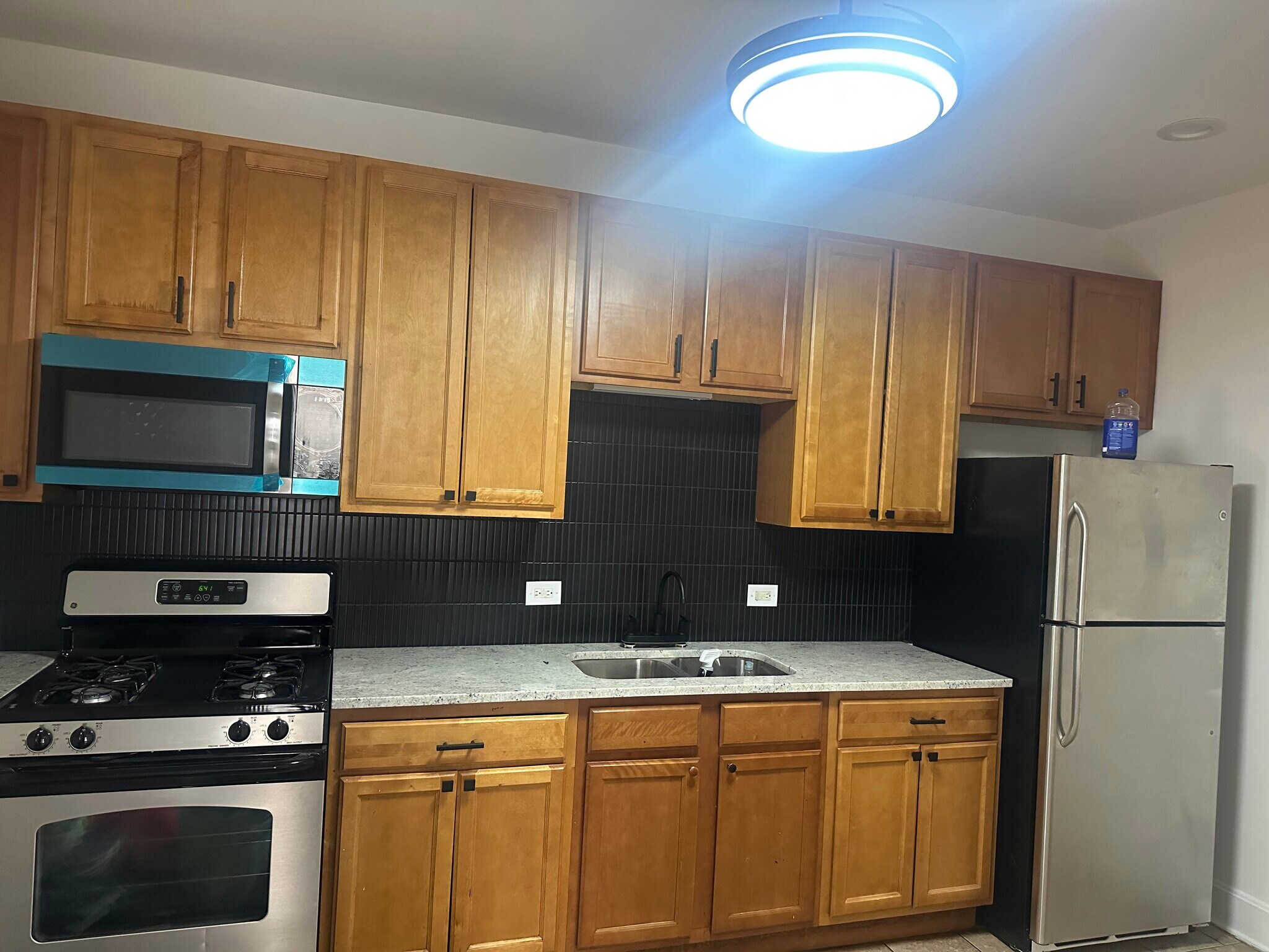 Section 8 welcome, 3 bed 1 bath newly updated unit. Blocks away from two schools. Cats and small dog - 903 N Lockwood Ave