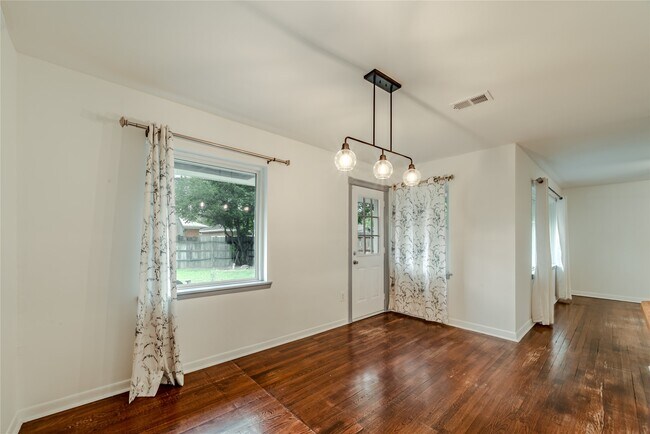 Building Photo - 4606 Nina Lee Ln