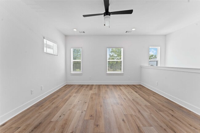 Building Photo - 8023 Cora St