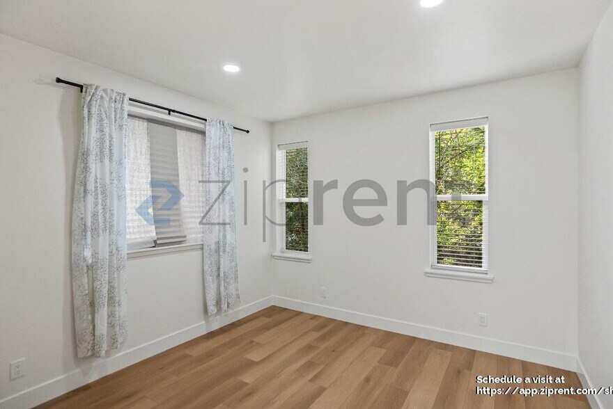 Building Photo - 3829 Buell St