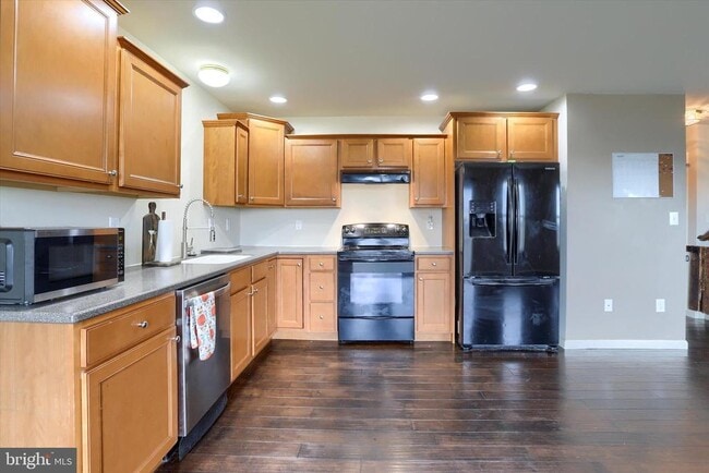 Building Photo - 158 McIntosh Ln