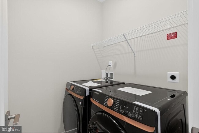 Building Photo - 22832 Tawny Pne Sq