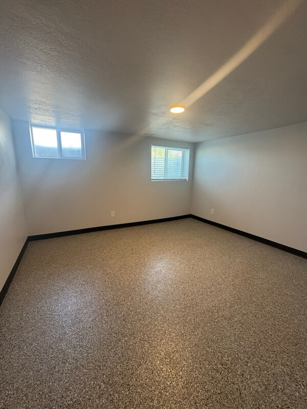 Building Photo - 639 S Coleman St