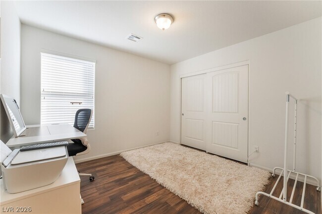 Building Photo - 8749 Spanish Ridge Ave