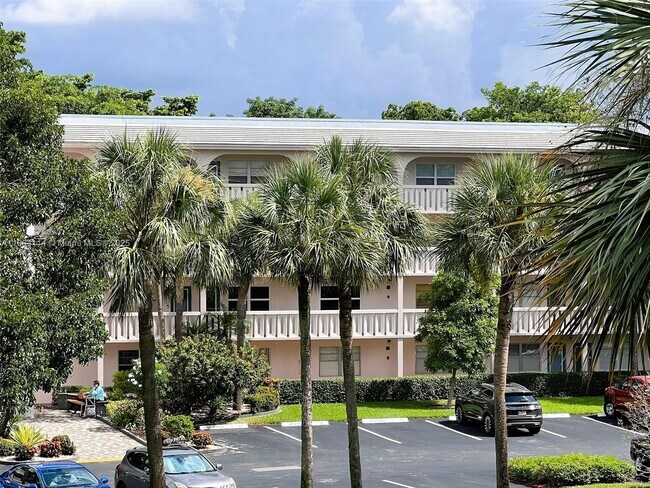 Building Photo - 2002 Granada Dr