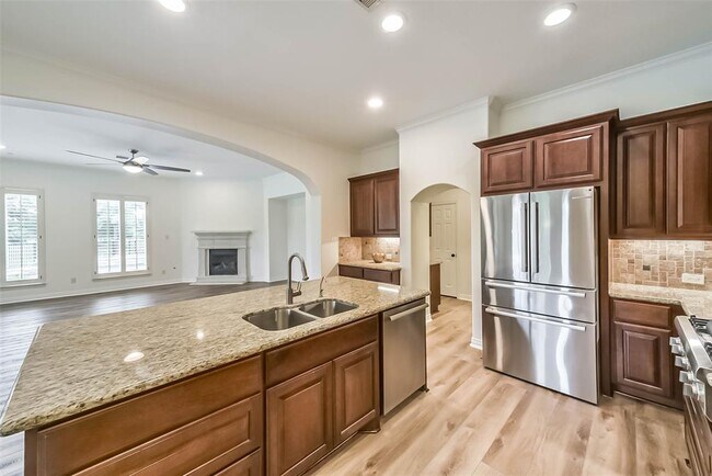 Building Photo - 1202 Maroon Ln
