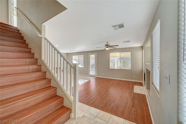 Building Photo - 121 Standing Stone St