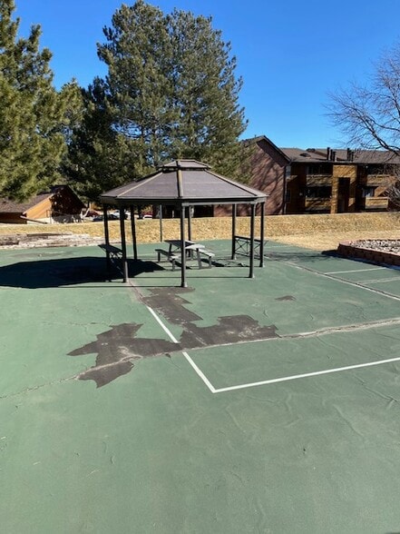 Picnic Area - 341 Wright St