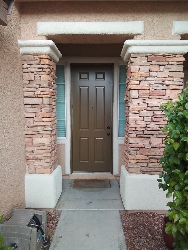 Building Photo - Spacious 4-Bed Single-Family Home in Las Vegas with Private Backyard