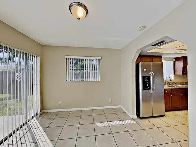 Building Photo - 2242 NE 62nd St