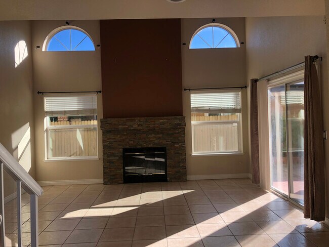 Building Photo - Cozy & Well-Maintained Home in a Peaceful ...