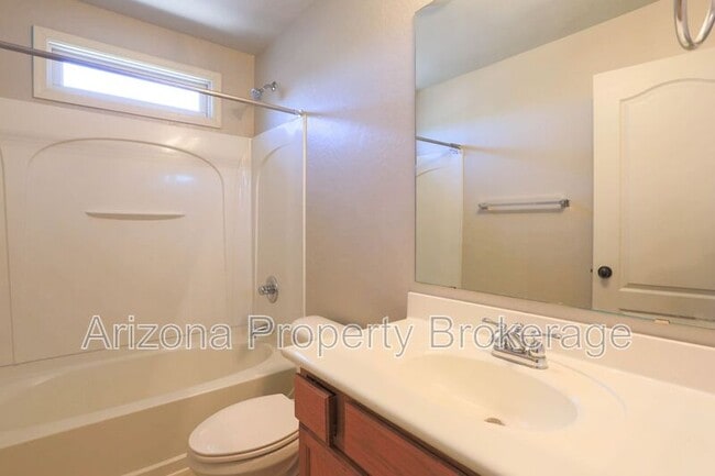 Building Photo - 16862 N 182nd Ln