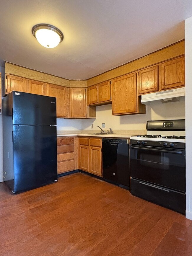Primary Photo - Bright 2-Bedroom Condo in Presidential Par...