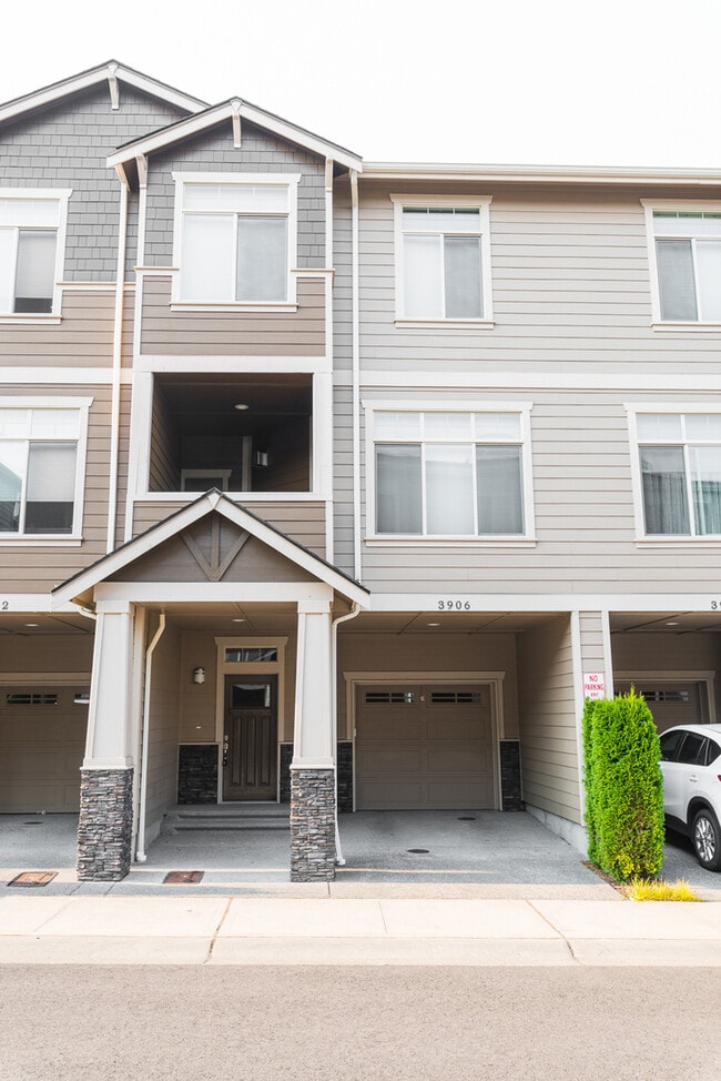 Primary Photo - Renton 3 bed Townhouse for Rent