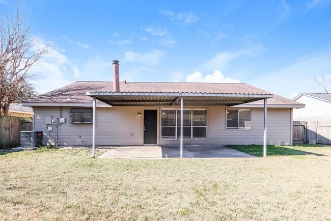 Building Photo - 7526 Shoshone Dr