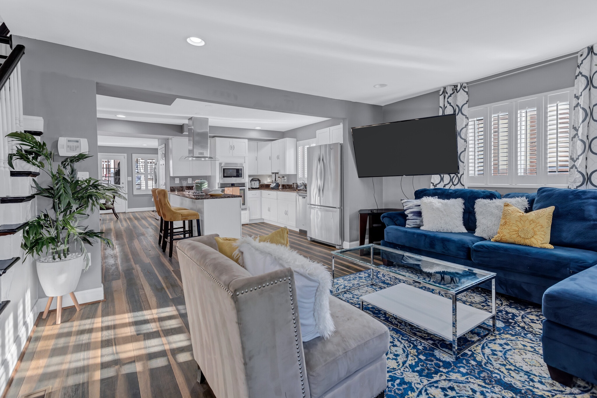 Open concept living space into fully furnished kitchen - 4909 Fitch Pl NE