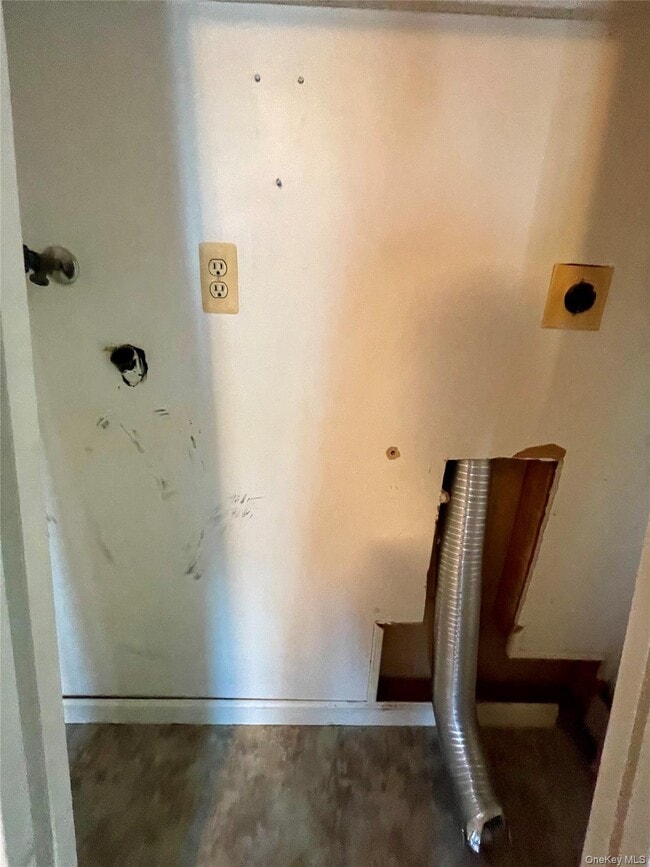 Building Photo - 19 New St