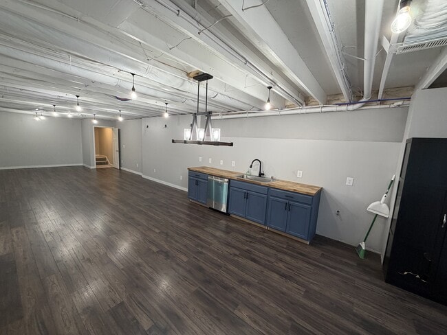 Building Photo - 105 Bottle Dr
