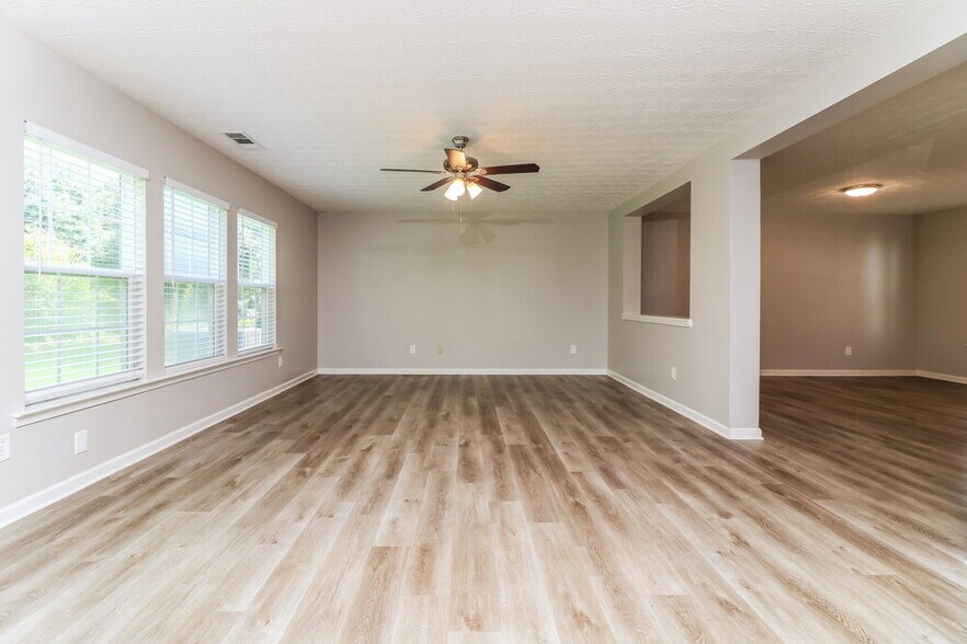Building Photo - 495 Branch Valley Dr