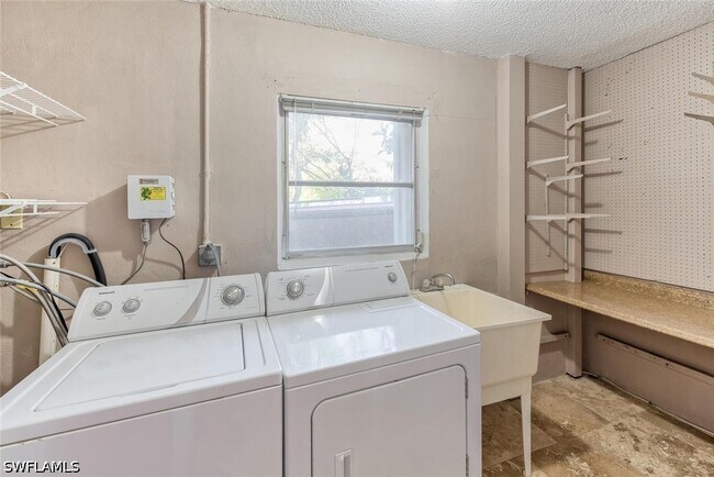 Building Photo - 42 4th St