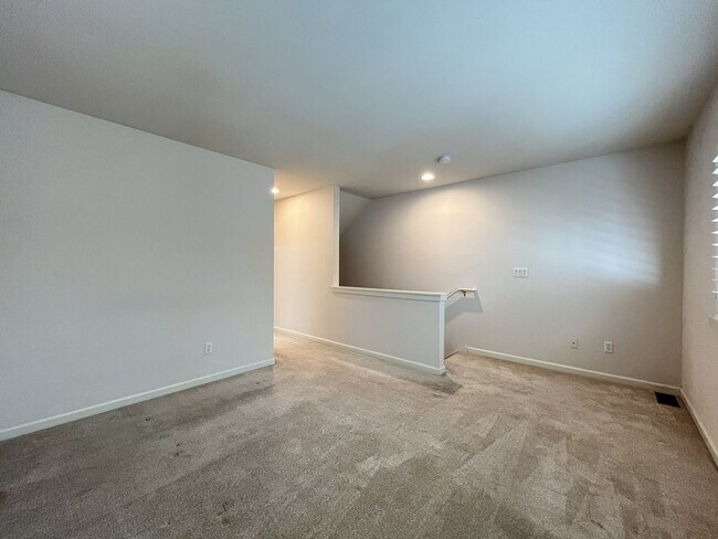 Building Photo - Incredible Forrest Park Townhome!! 2 bedroom, 2 bath, HUGE attached Garage!