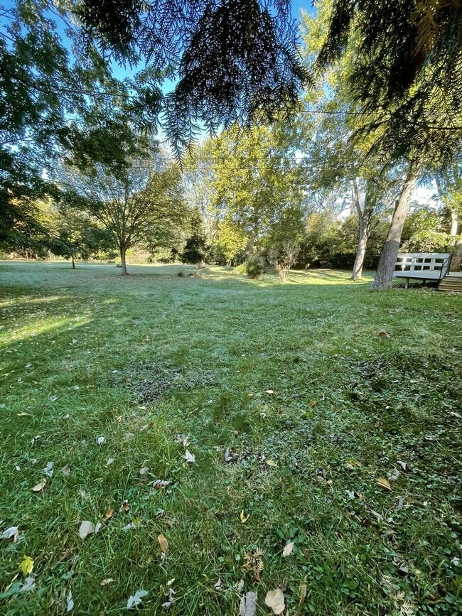 Building Photo - Beautiful Three Bedroom Home