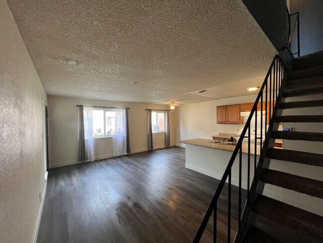Building Photo - 2404 Yorkton Ave