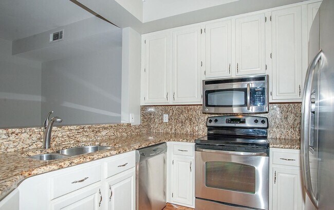 Building Photo - 6954 Ellingham Cir