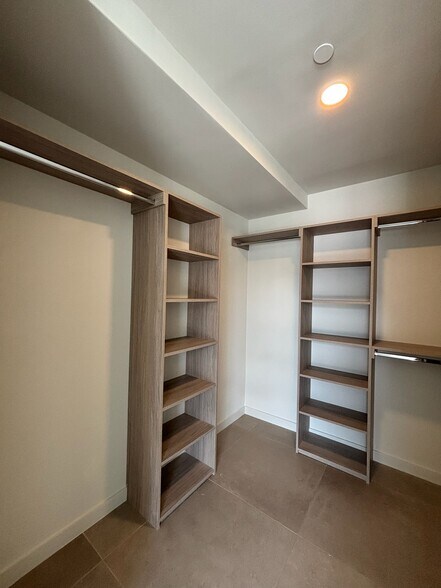 Building Photo - 113 NW 24th St