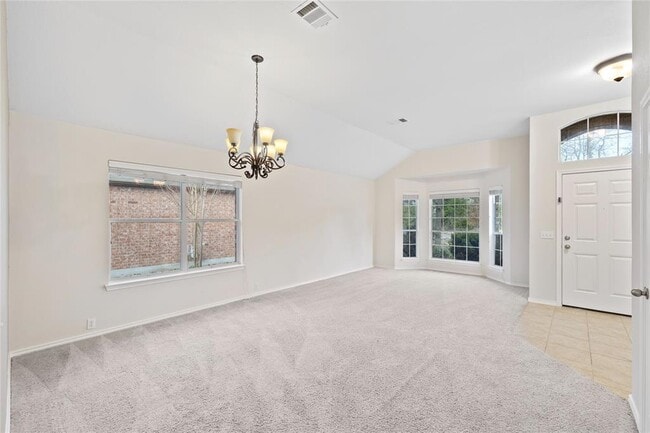 Building Photo - 2920 Collingwood Dr